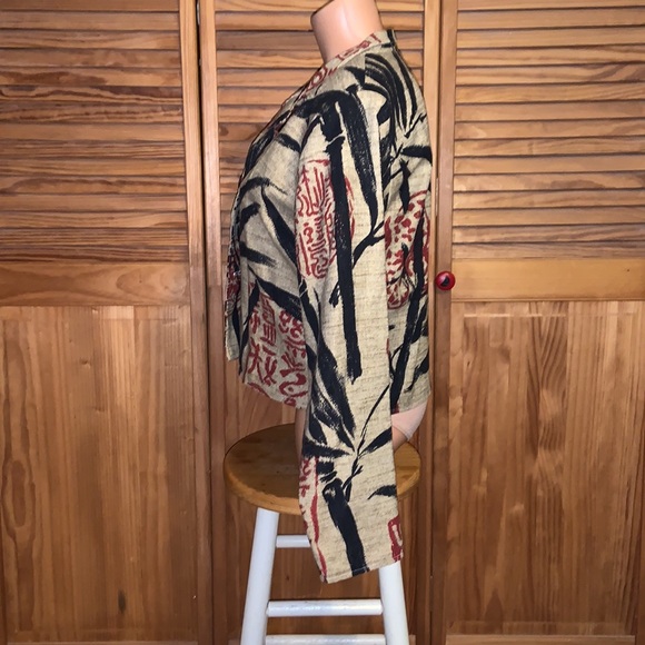 Painted ponies, Asian inspired crop jacket, three button, front, beige red black - Picture 3 of 10